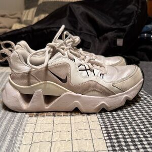 Women- Nike RYZ 365 'Summit White'